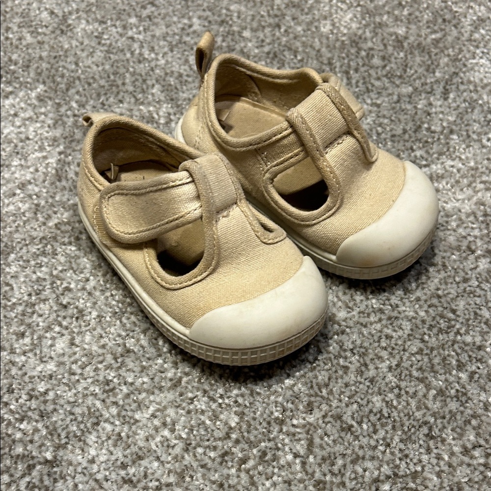 Wonder Nation Beige Canvas Sneakers